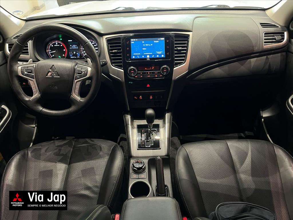 Mitsubishi-L200 TRITON-2.4 16V TURBO DIESEL SPORT HPE-S CD 4P 4X4 AUTOMÁTICO