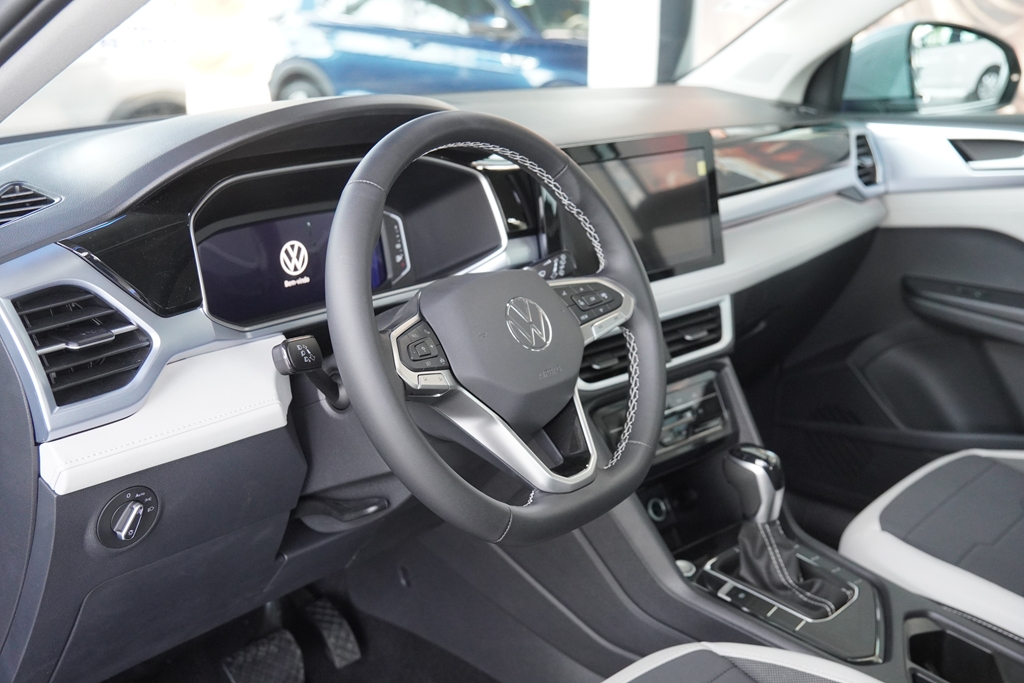 TAOS 1.4 250 TSI TOTAL FLEX COMFORTLINE AUTOMÁTICO11