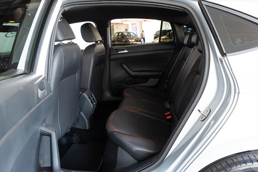 VIRTUS 1.0 200 TSI HIGHLINE AUTOMÁTICO12