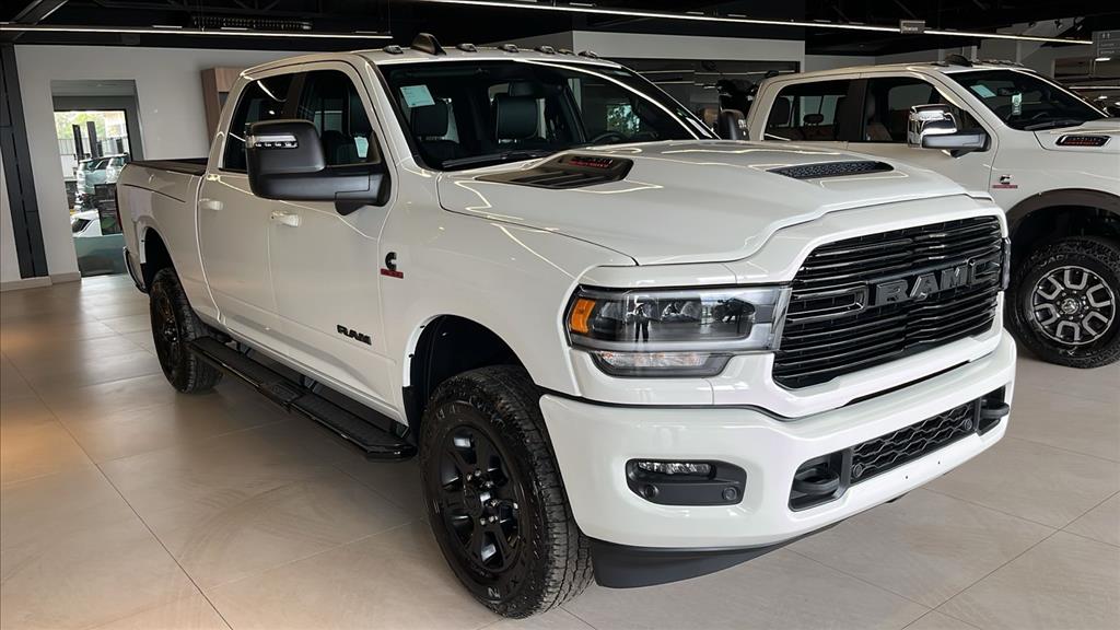 2500 6.7 I6 TURBO DIESEL LARAMIE NIGHT EDITION CD 4X4 AUTOMÁTICO5