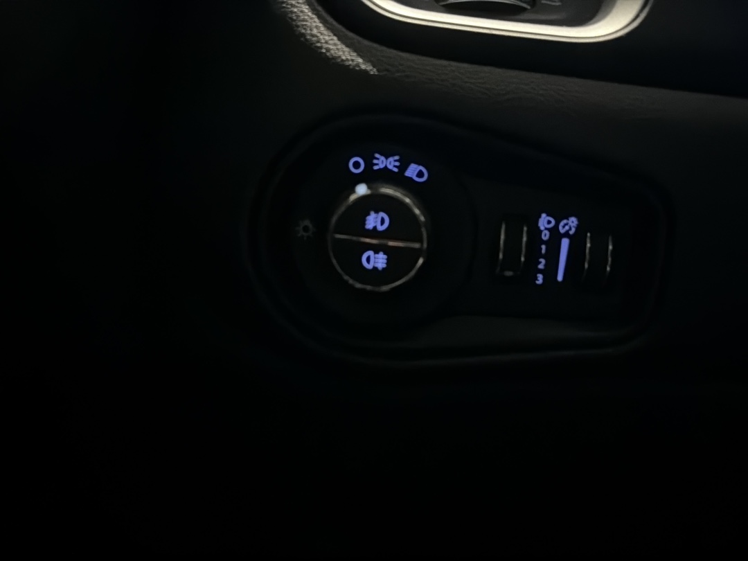 RENEGADE 1.8 16V FLEX LONGITUDE 4P AUTOMÁTICO17