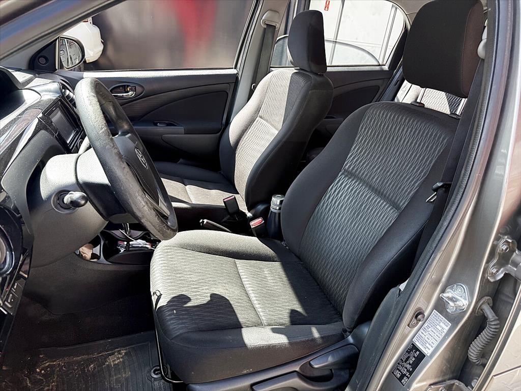 Toyota Etios - 1.3 X 16V FLEX 4P AUTOMÁTICO