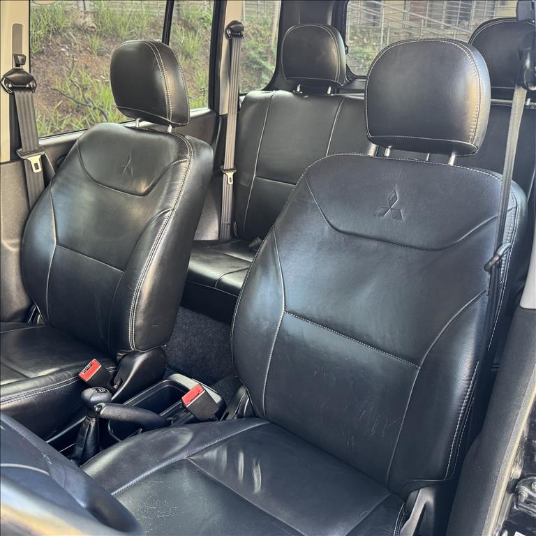 Mitsubishi-PAJERO TR4-2.0 4X4 16V 140CV FLEX 4P AUTOMÁTICO