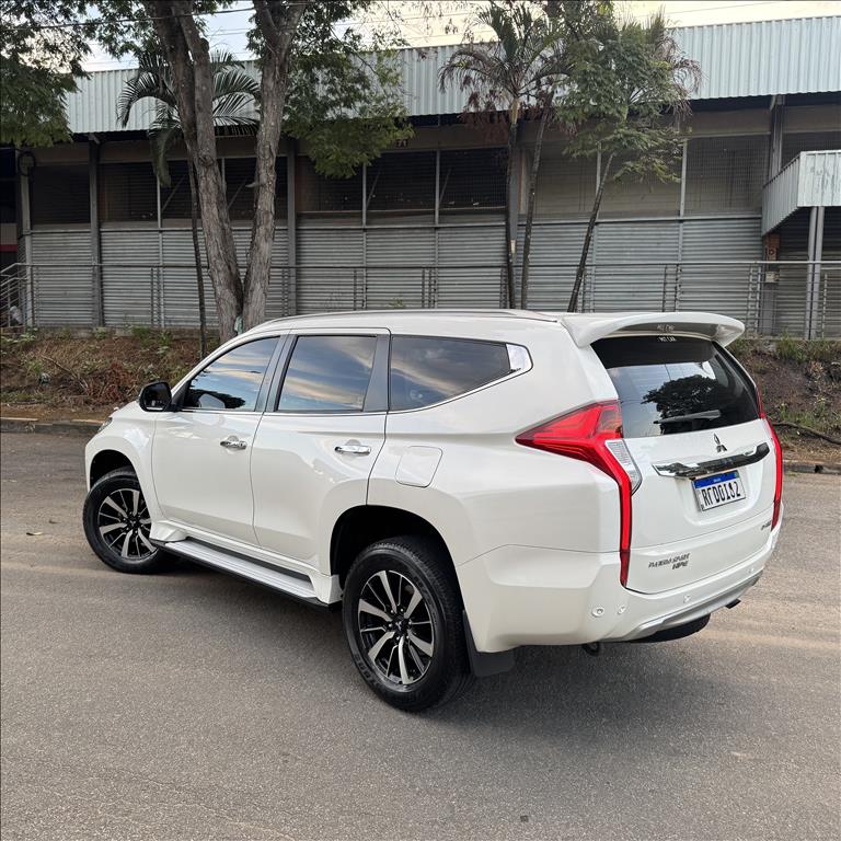 Mitsubishi-PAJERO SPORT-2.4 16V MIVEC TURBO DIESEL HPE AWD AUTOMÁTICO
