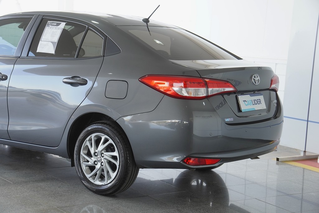 YARIS 1.5 16V FLEX SEDAN XS MULTIDRIVE5