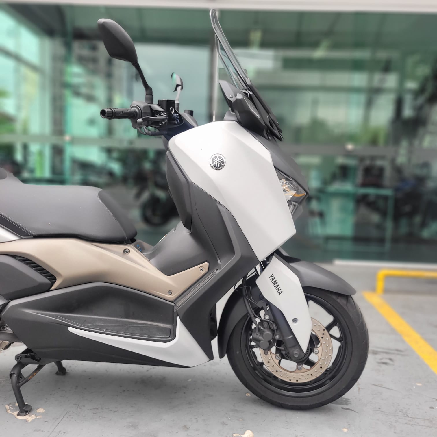 YAMAHA-XMAX-250 CONNECTED ABS