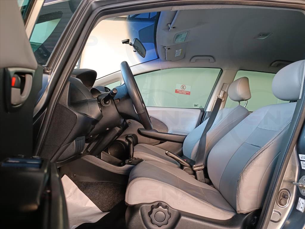 FIT 1.4 LX 16V FLEX 4P AUTOMÁTICO4