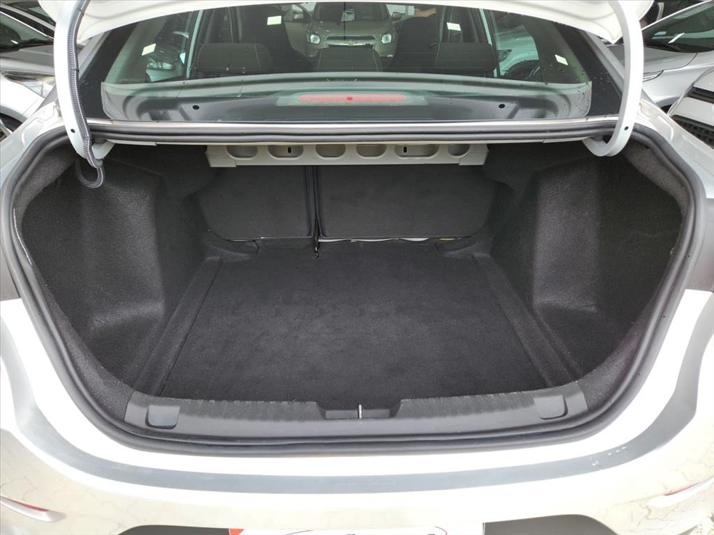 Chevrolet Onix Plus - 1.0 FLEX LT MANUAL