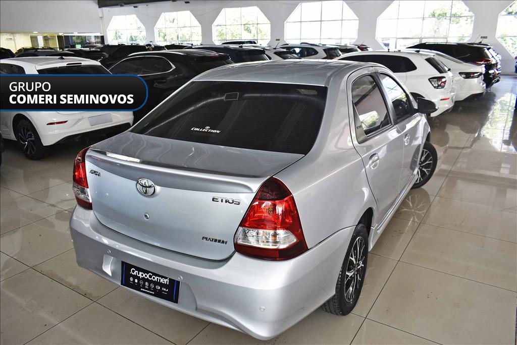 ETIOS 1.5 PLATINUM SEDAN 16V FLEX 4P AUTOMÁTICO1