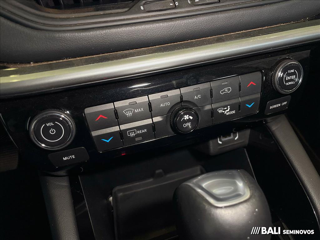 COMMANDER 1.3 T270 TURBO FLEX LONGITUDE AT615 COMMANDER 1.3 T270 TURBO FLEX LONGITUDE AT615