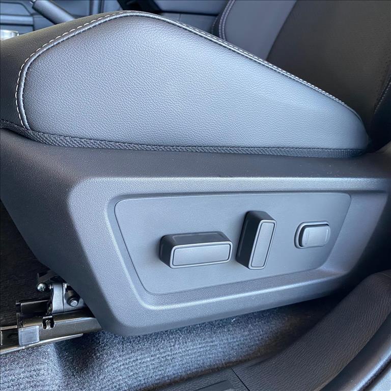 Mitsubishi-TRITON-2.4 BITURBO DIESEL CD HPE-S 4X4 AUTOMÁTICO