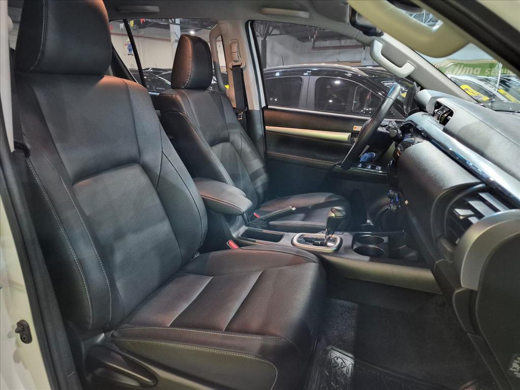 HILUX 2.8 D-4D TURBO DIESEL CD SRX 4X4 AUTOMÁTICO9