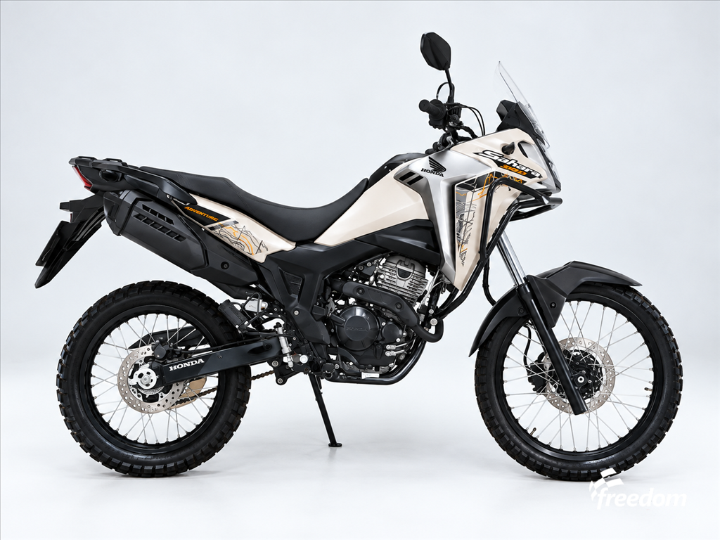 Moto HONDA do modelo SAHARA XRE 300 ADVENTURE 2024/2024