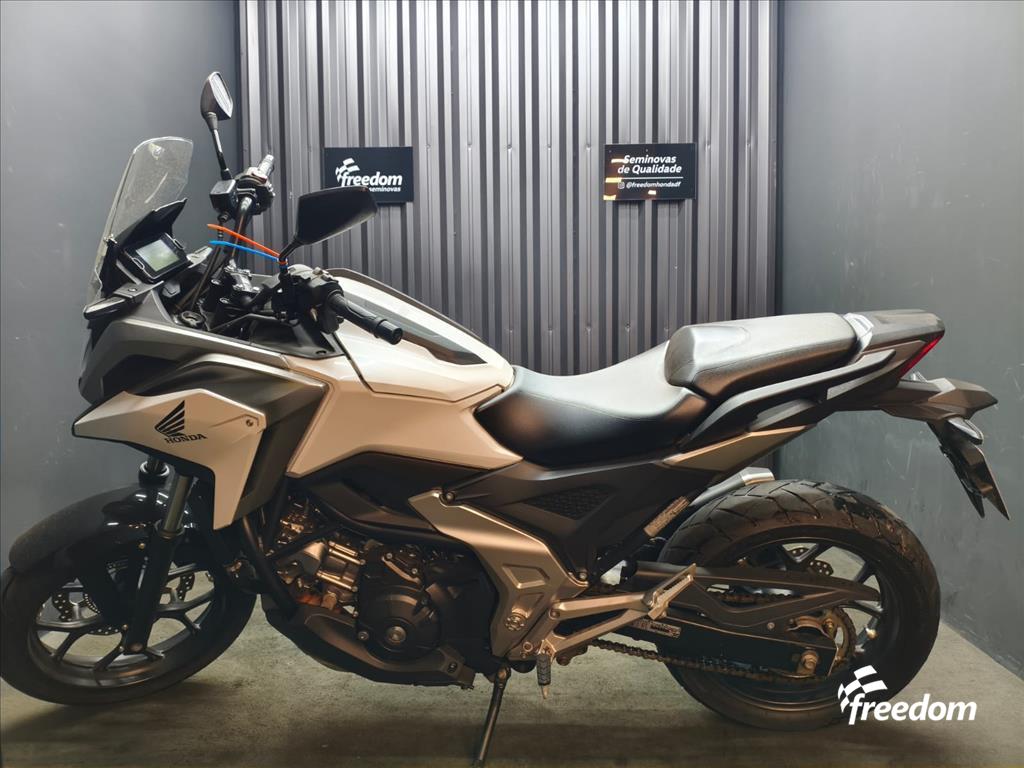 Moto HONDA do modelo NC 750X ABS DCT 2021/2022