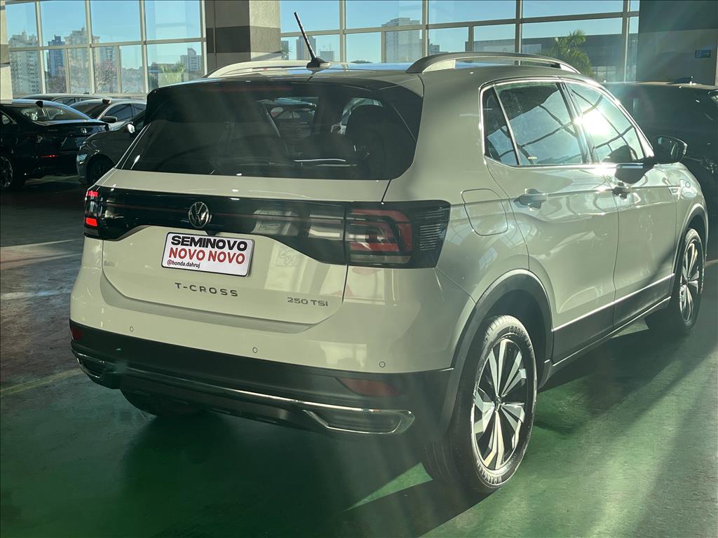 T-CROSS 1.4 250 TSI TOTAL FLEX HIGHLINE AUTOMÁTICO5