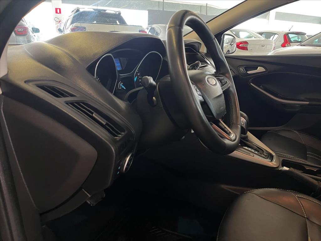 FOCUS 2.0 SE PLUS FASTBACK 16V FLEX 4P POWERSHIFT10