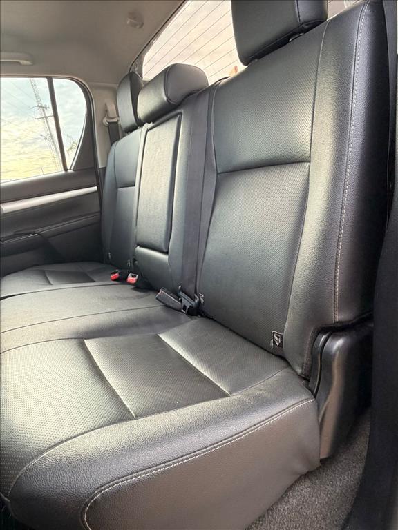 HILUX 2.8 D-4D TURBO DIESEL CD SRX 4X4 AUTOMÁTICO6