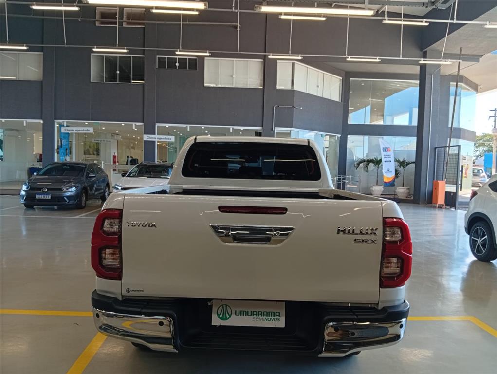 HILUX 2.8 D-4D TURBO DIESEL CD SRX 4X4 AUTOMÁTICO4