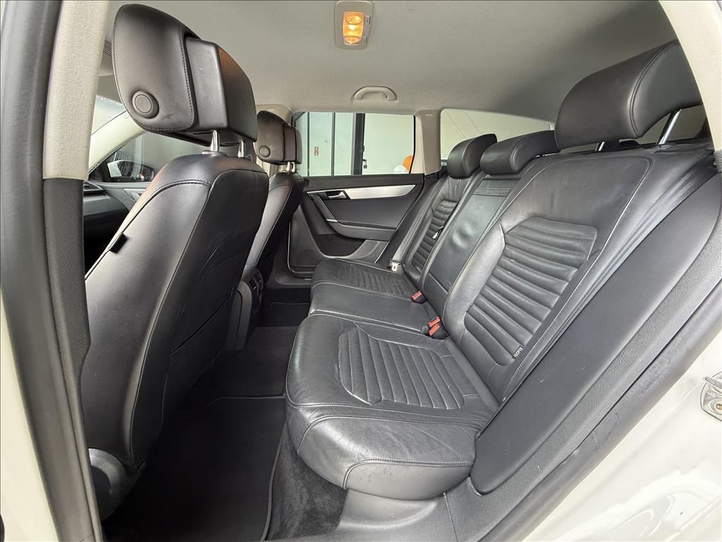 Volkswagen Passat Variant - 2.0 TSI 16V 211CV GASOLINA 4P AUTOMÁTICO