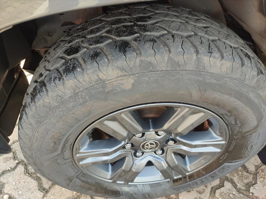 HILUX 2.8 D-4D TURBO DIESEL CD SR 4X4 AUTOMÁTICO16