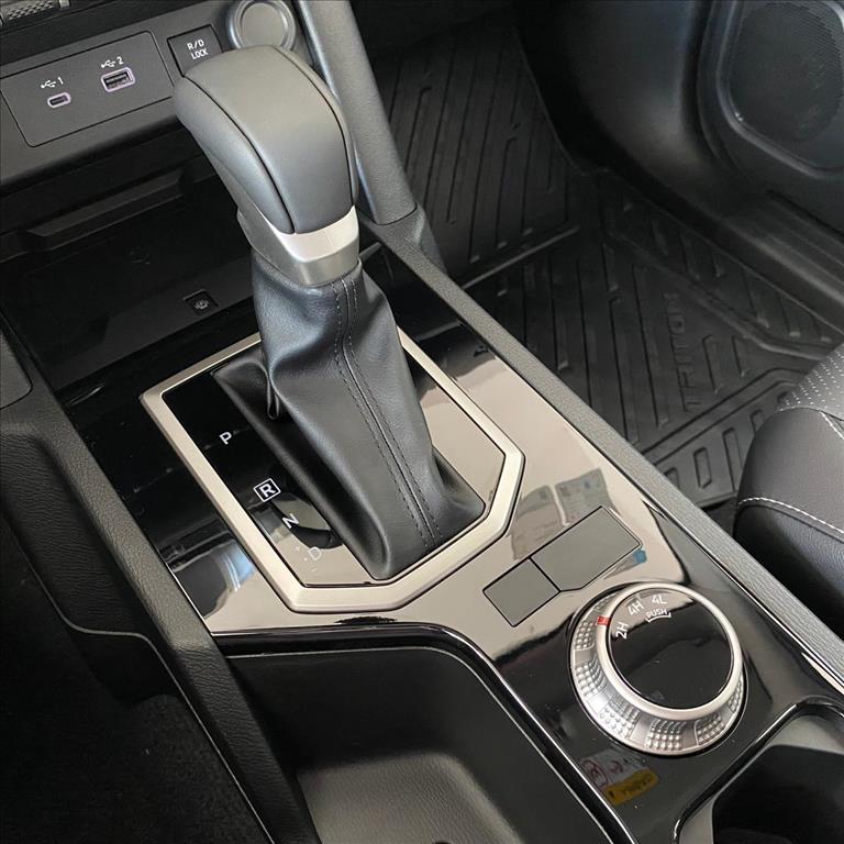 Mitsubishi-TRITON-2.4 BITURBO DIESEL CD HPE 4X4 AUTOMÁTICO