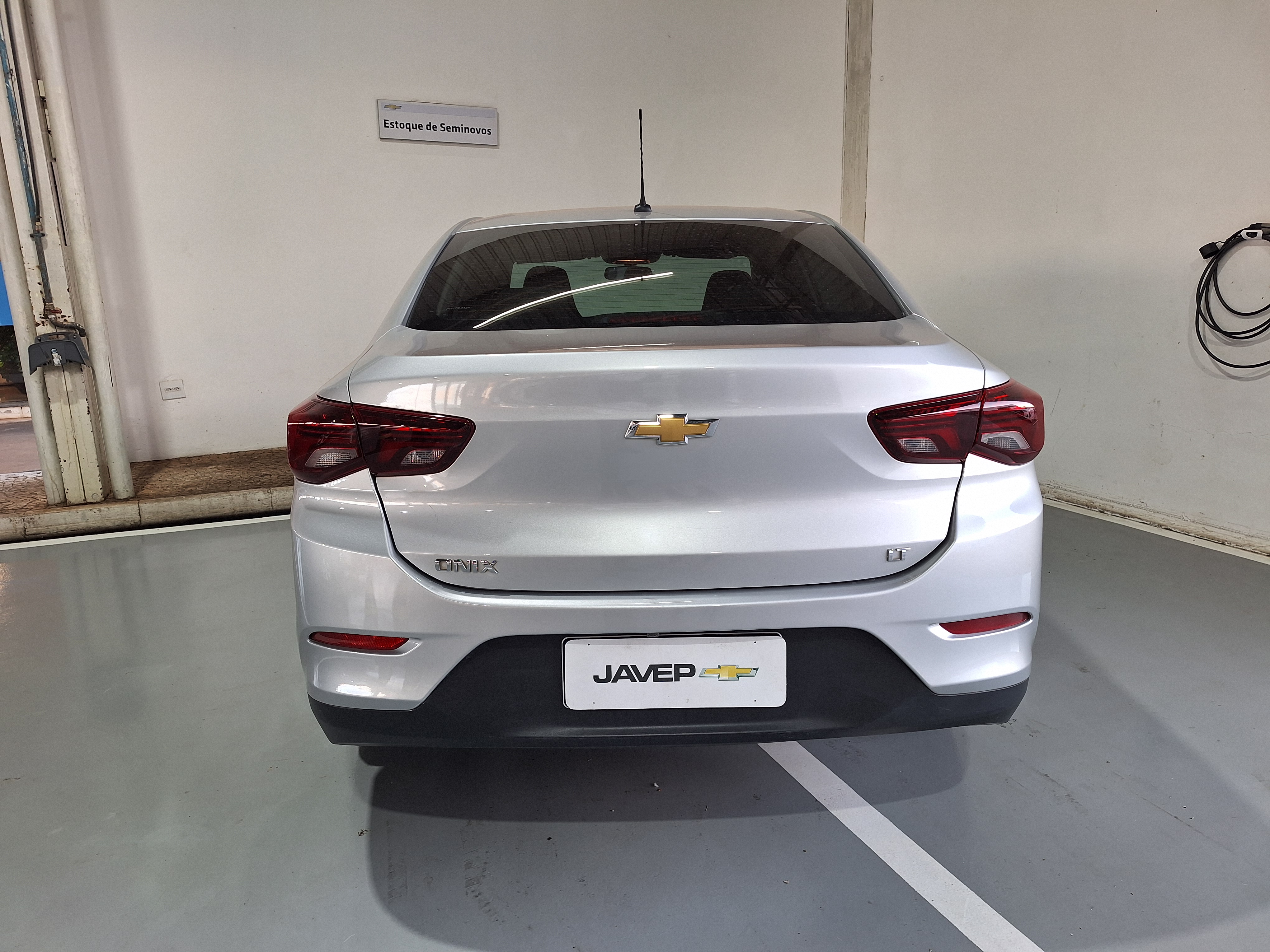 GM - Chevrolet-ONIX PLUS-1.0 FLEX LT MANUAL