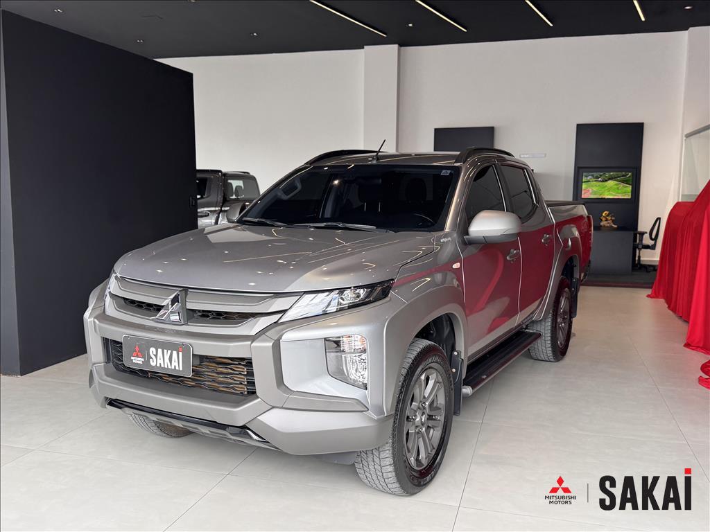 Mitsubishi-L200 TRITON-2.4 16V TURBO DIESEL SPORT OUTDOOR PLUS CD 4P 4X4 AUTOMÁTICO