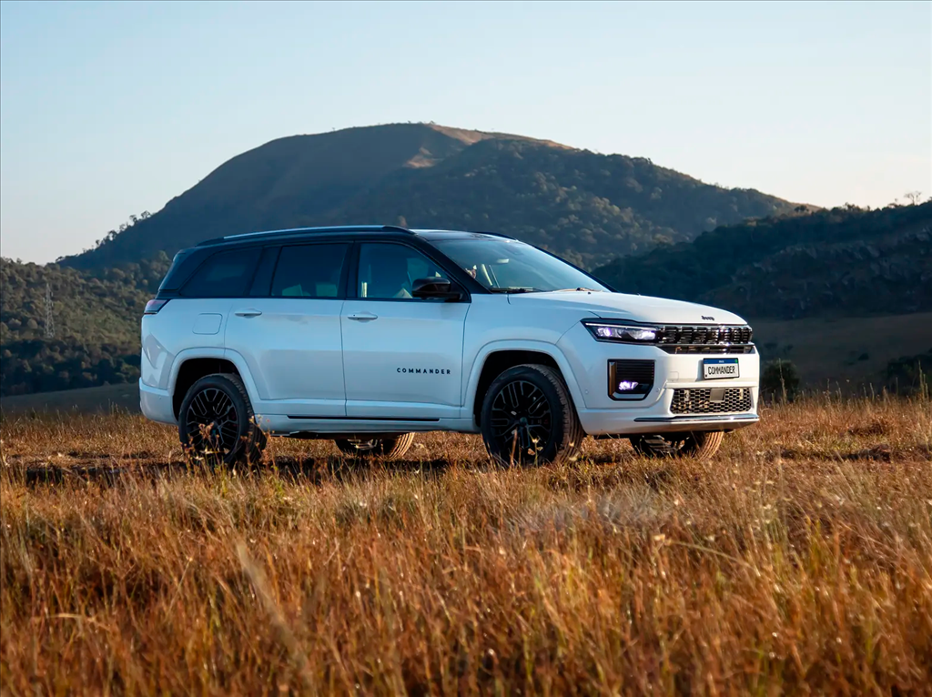 COMMANDER 1.3 T270 TURBO FLEX OVERLAND AT62