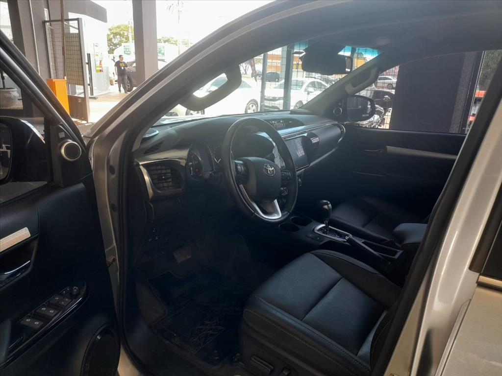 HILUX 2.8 D-4D TURBO DIESEL CD SRX 4X4 AUTOMÁTICO7