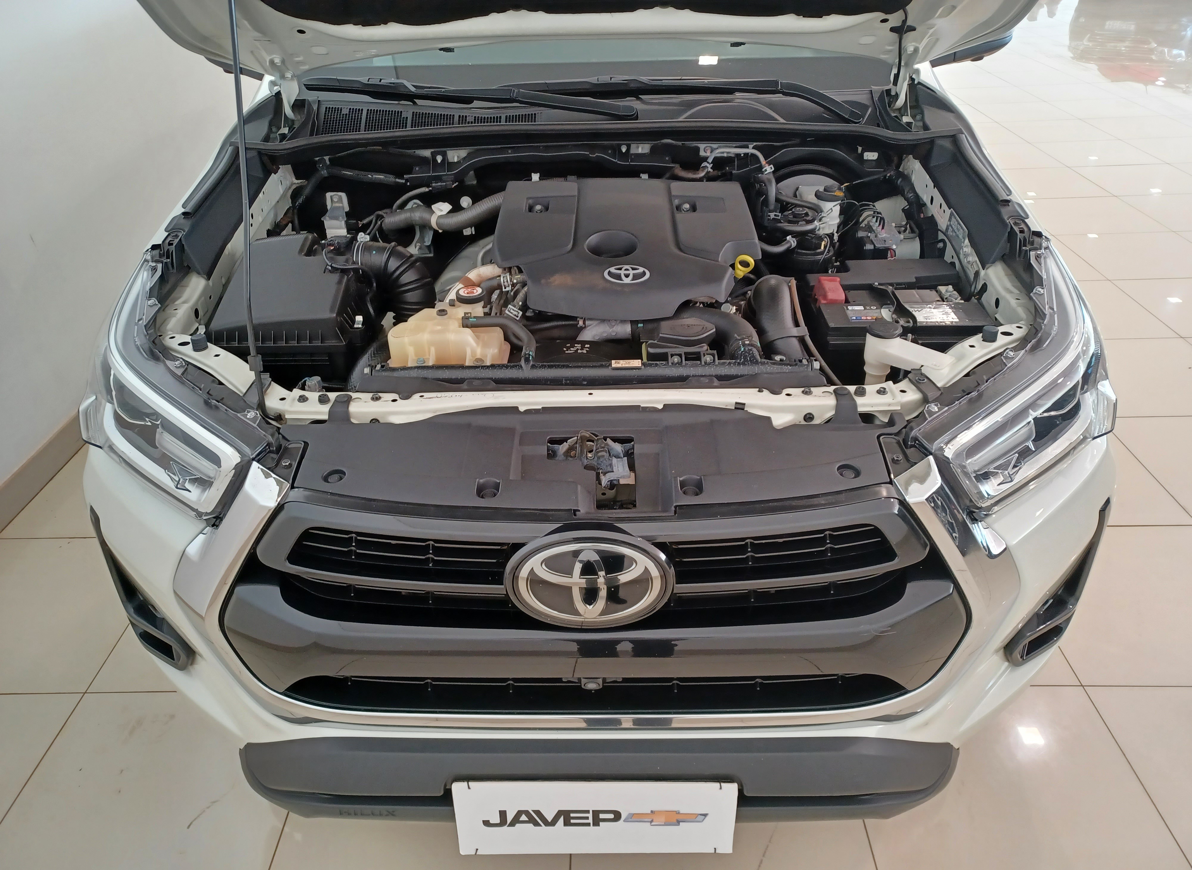 Toyota-HILUX-2.8 D-4D TURBO DIESEL CD SRX 4X4 AUTOMÁTICO