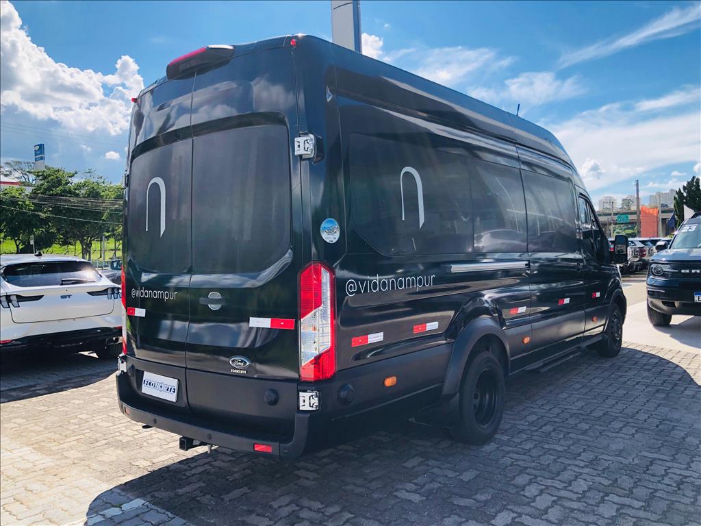 TRANSIT 2.0 ECOBLUE DIESEL MINIBUS 17+1 460E AUTOMÁTICO3