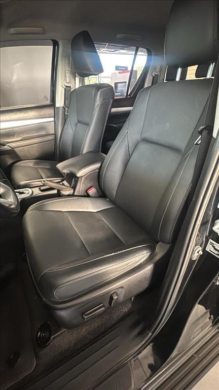 HILUX 2.8 D-4D TURBO DIESEL CD SRX 4X4 AUTOMÁTICO8