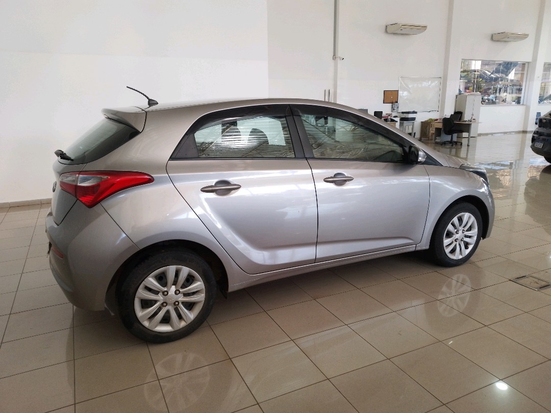 Hyundai-HB20-1.0 COMFORT PLUS 12V FLEX 4P MANUAL