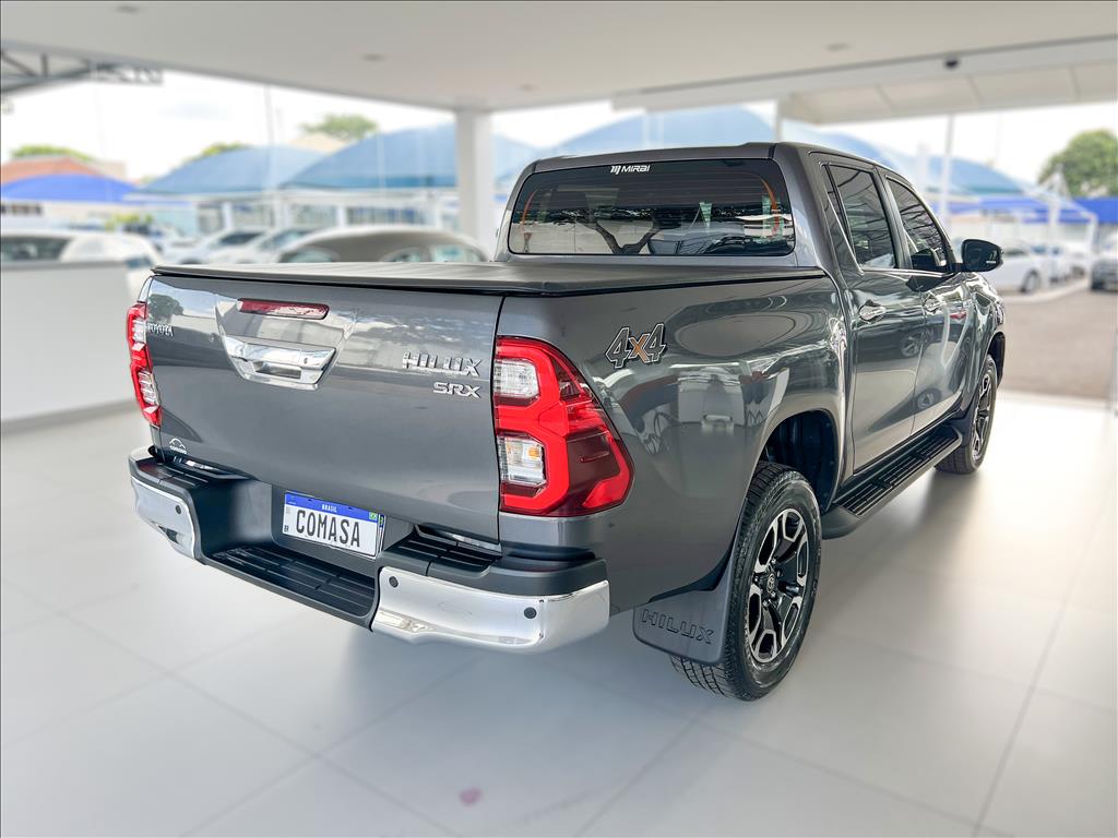HILUX 2.8 D-4D TURBO DIESEL CD SRX 4X4 AUTOMÁTICO4
