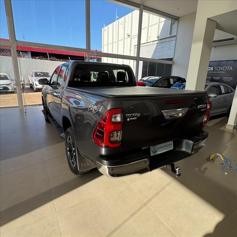 HILUX 2.8 D-4D TURBO DIESEL CD SRV 4X4 AUTOMÁTICO3