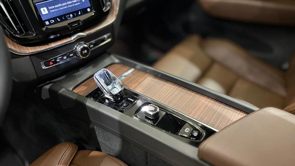 XC60 2.0 T8 RECHARGE ULTIMATE AWD GEARTRONIC5