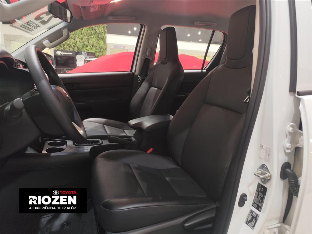 HILUX 2.8 D-4D TURBO DIESEL CD POWER PACK 4X4 AUTOMÁTICO7