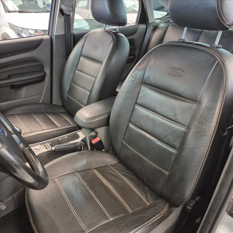 FOCUS 2.0 GLX SEDAN 16V FLEX 4P MANUAL