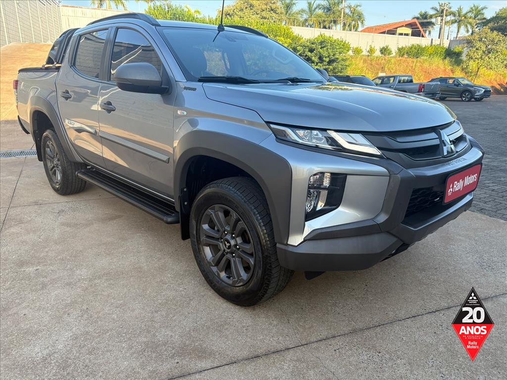 Mitsubishi-L200 TRITON-2.4 16V TURBO DIESEL OUTDOOR GLS CD 4X4 AUTOMÁTICO