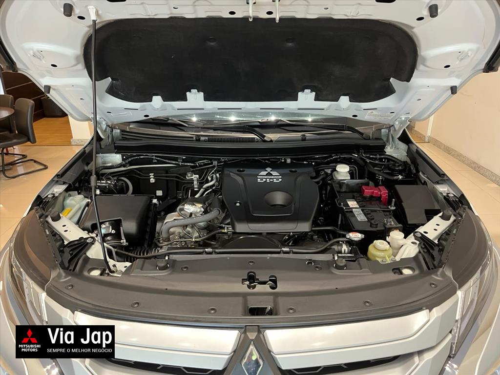 Mitsubishi-L200 TRITON-2.4 16V TURBO DIESEL SPORT HPE CD 4P 4X4 AUTOMÁTICO