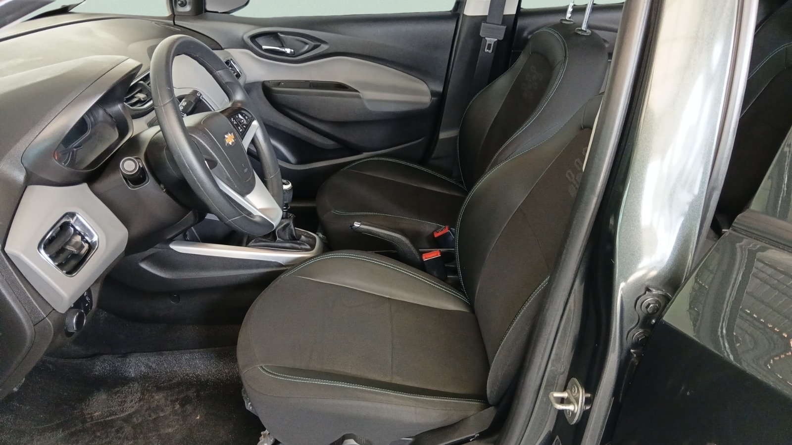 GM - Chevrolet-ONIX-1.0 MPFI LT 8V FLEX 4P MANUAL