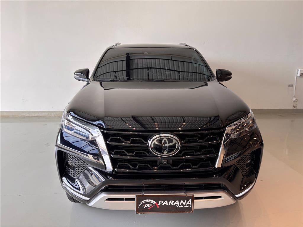 TOYOTA HILUX SW4 2.8 D-4D TURBO DIESEL SRX 7L 4X4 AUTOMÁTICO-2 - Paraná Veículos Campinas - Veículos novos e seminovos com qualidade e procedência - 0