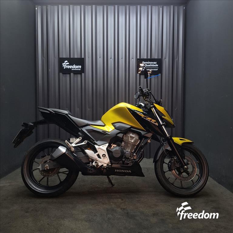 Moto HONDA do modelo CB 300F TWISTER ABS 2023/2023
