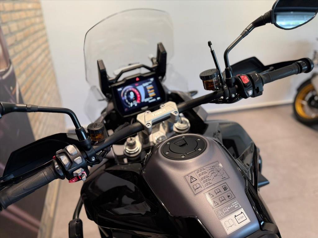 TRIUMPH-TIGER-1200 GT PRO