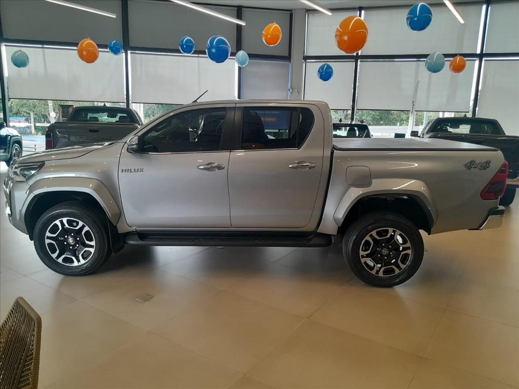 HILUX 2.8 D-4D TURBO DIESEL CD SRX PLUS 4X4 AUTOMÁTICO8