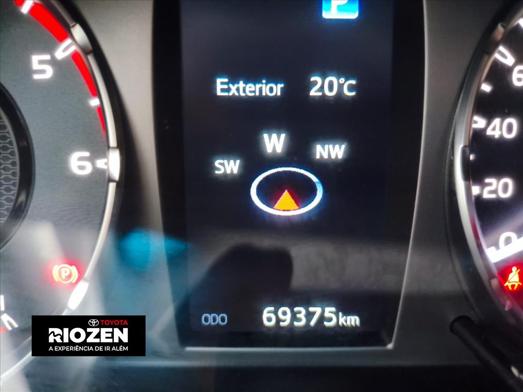 HILUX 2.8 D-4D TURBO DIESEL CD SRX 4X4 AUTOMÁTICO8