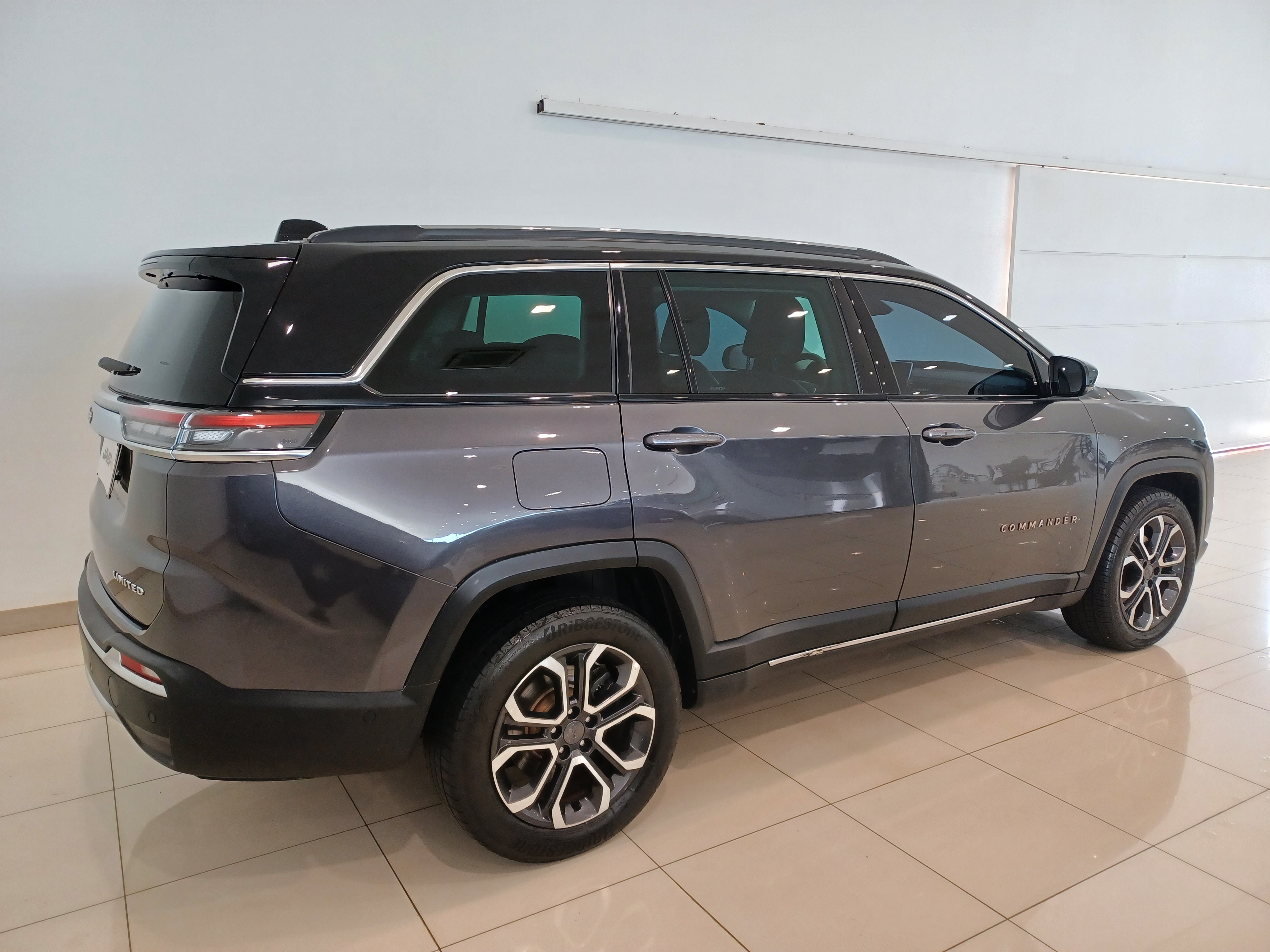 Jeep-COMMANDER-1.3 T270 TURBO FLEX LIMITED AT6