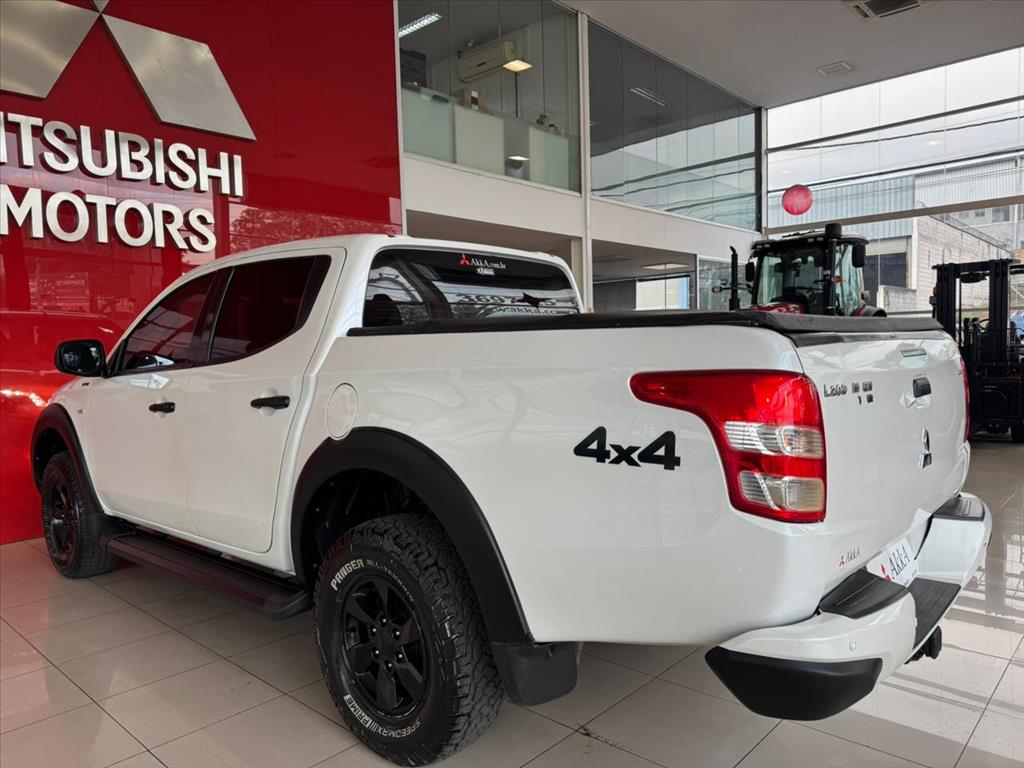 Mitsubishi-L200 TRITON-2.4 16V TURBO DIESEL OUTDOOR GLS CD 4X4 AUTOMÁTICO