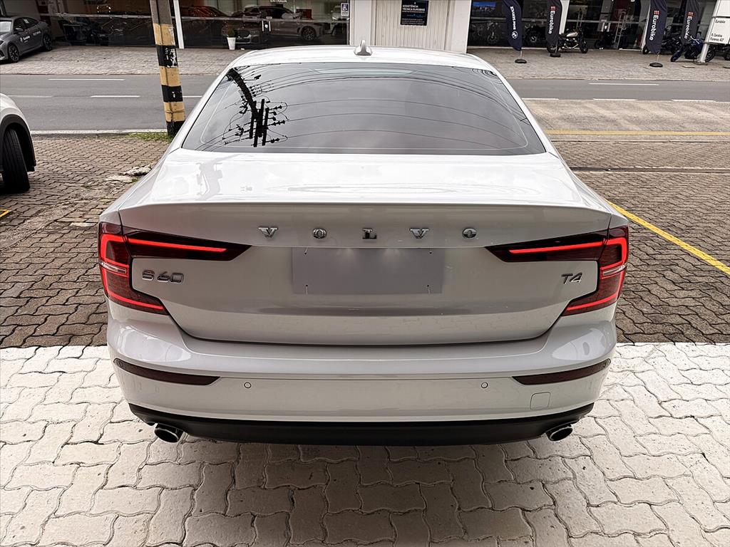 Volvo S60 - 2.0 T4 MOMENTUM GASOLINA 4P AUTOMÁTICO