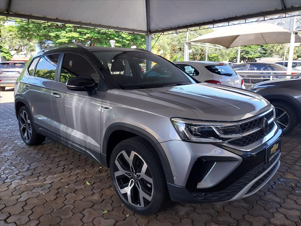 TAOS 1.4 250 TSI TOTAL FLEX HIGHLINE AUTOMÁTICO1